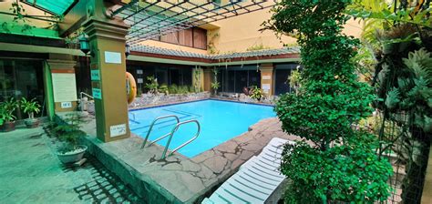 ermita hotels manila with pool.